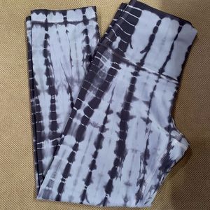 Lululemon wonder under crop